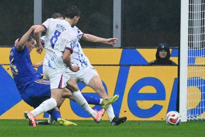 抢先俱乐部一步，皮奥代表国家队打进在圣西罗的首个进球