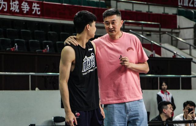 廣東宏遠VS山西男籃！薩林傑首秀，崔永熙出戰，杜鋒拒絕爆冷