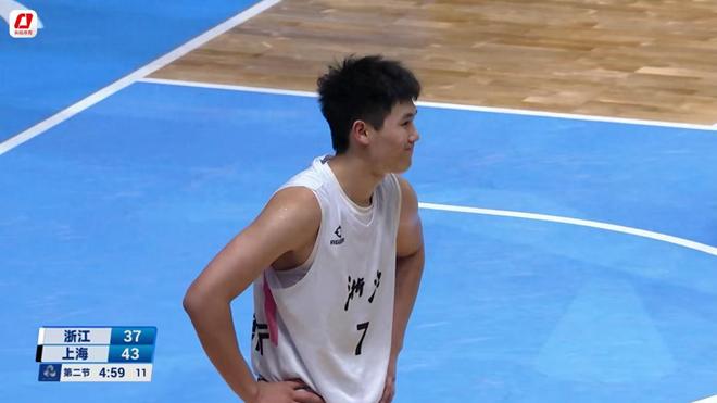 廣東又出個王仕鵬！29分+32分，百步穿楊，球迷：頂投3分真的逆天