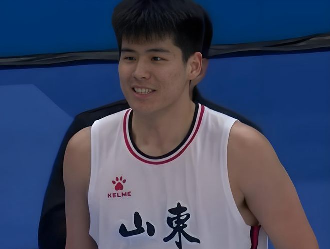 轟29分，32分！朱芳雨樂開瞭花，球迷：廣東隊多瞭一個王仕鵬