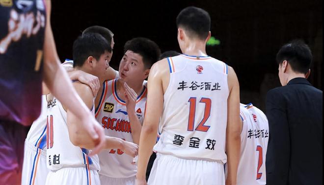 試訓多支球隊沒人要！廣東宏遠舊將離開CBA，曾是頂級三分射手