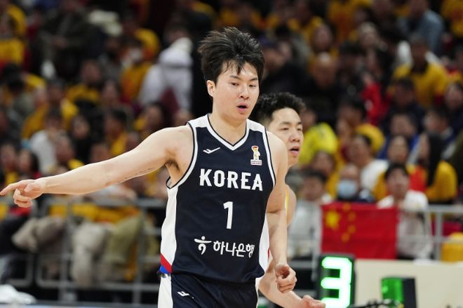 李賢重33+14+9三分采訪：偉大的團隊勝利 點贊中國男籃戰鬥到最後