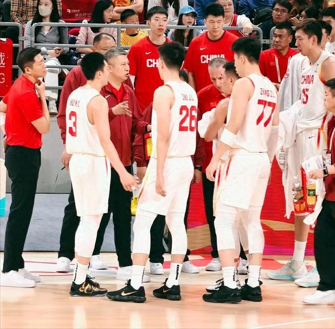 中國男籃憾敗韓國24小時！郭士強找到贏球秘訣，趙睿:突破造犯規