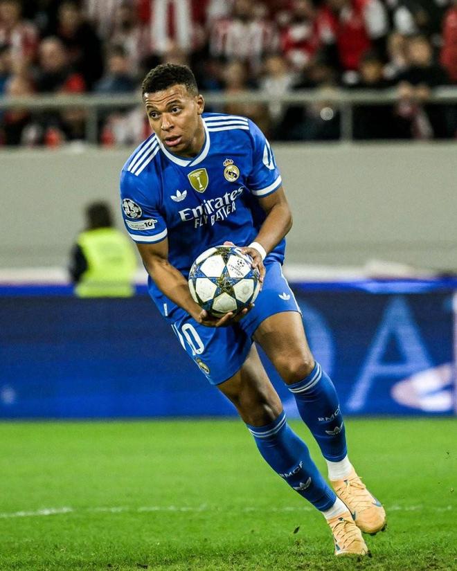 4次超越因扎吉，姆巴佩是欧冠客场戴帽次数最多的球员