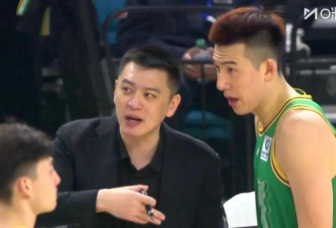 遼寧男籃11分完敗，佈朗20+4關鍵時刻連續失誤，徐昕14+6防守高效