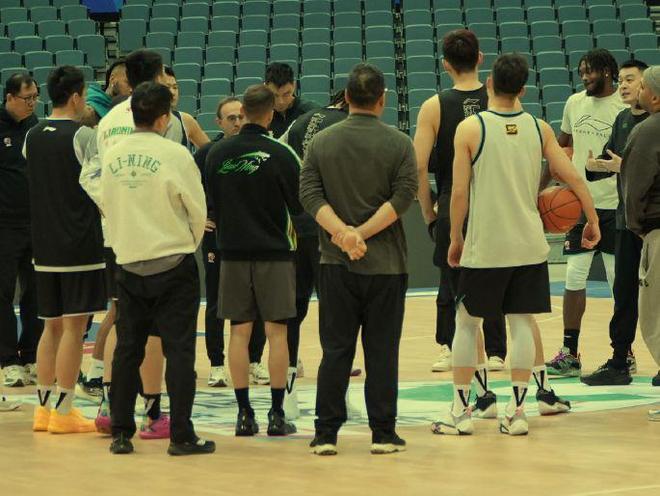 官宣！遼籃首秀加場直播，“高價值場次”魅力凸顯，楊鳴信心十足